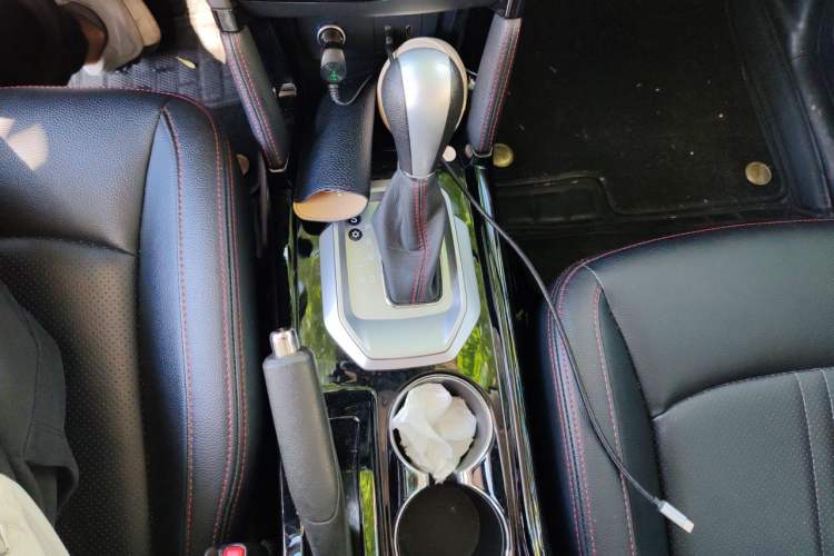 Used BAIC Senova X55 2016 1.5T CVT Luxury Edition Gear Lever