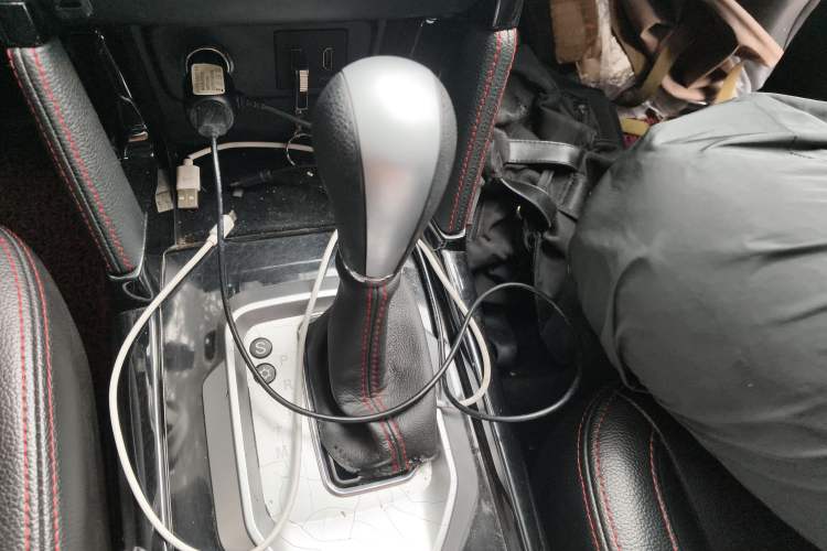 Used BAIC Senova X55 2016 1.5T CVT Elite Edition Gear Lever