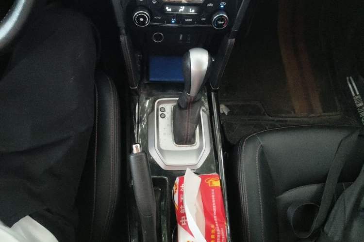 Used BAIC Senova X55 2016 1.5T CVT Elite Edition Gear Lever
