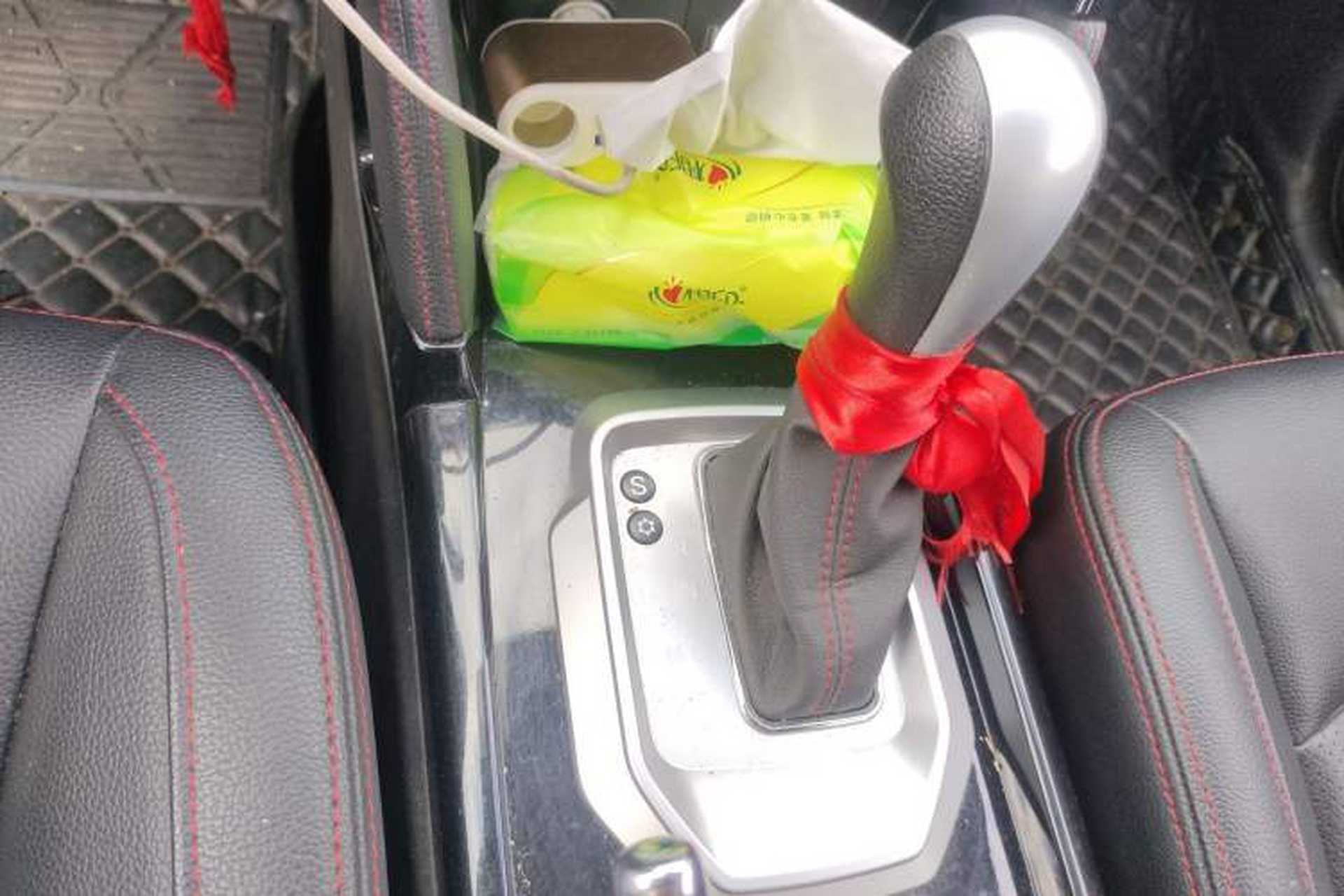 Used BAIC Senova X55 2016 1.5T CVT Elite Edition Gear Lever