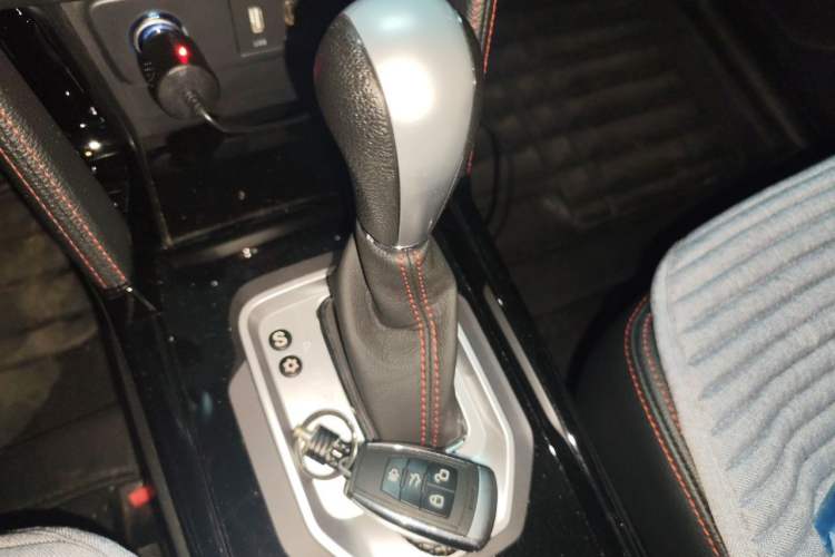 Used BAIC Senova X55 2016 1.5T CVT Luxury Edition Gear Lever