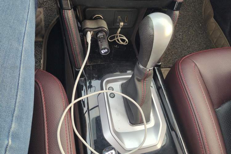 Used BAIC Senova X55 2016 1.5T CVT Elite Edition Gear Lever