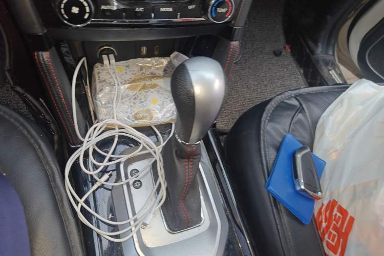 Used BAIC Senova X55 2016 1.5T CVT Elite Edition Gear Lever