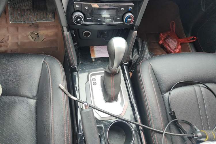 Used BAIC Senova X55 2016 1.5T CVT Elite Edition Gear Lever