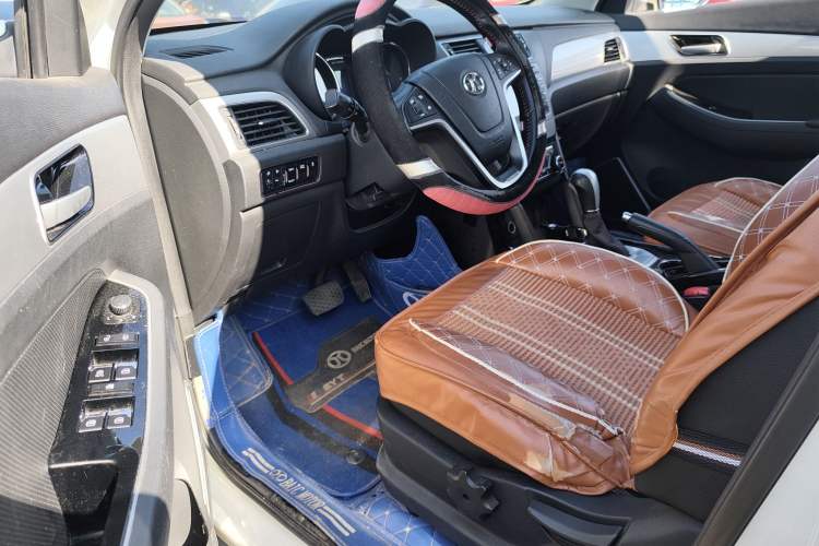 Used BAIC Senova X55 2016 1.5T CVT Elite Edition Interior 2