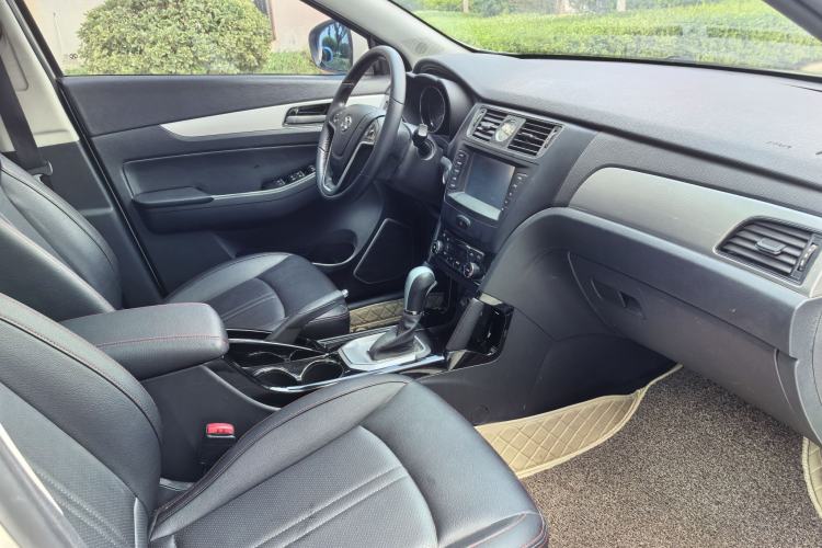 Used BAIC Senova X55 2016 1.5T CVT Elite Edition Interior 2
