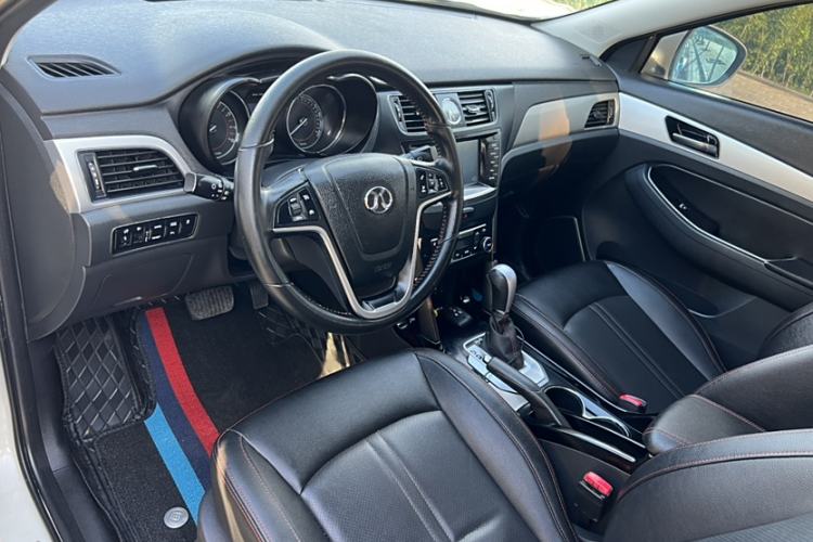 Used BAIC Senova X55 2016 1.5T CVT Luxury Edition Interior 2