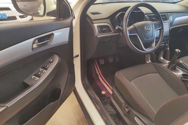 Used BAIC Senova X55 2016 1.5L Manual Standard Edition Interior 2