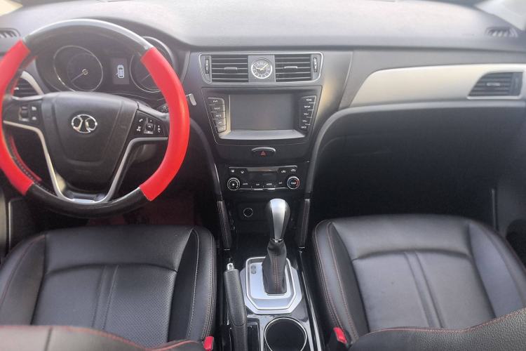 Used BAIC Senova X55 2016 1.5T CVT Elite Edition Interior 3