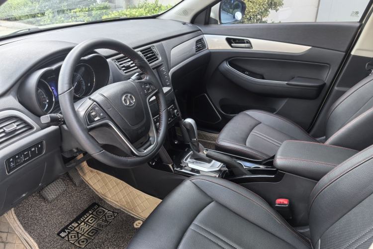 Used BAIC Senova X55 2016 1.5T CVT Elite Edition Interior 3