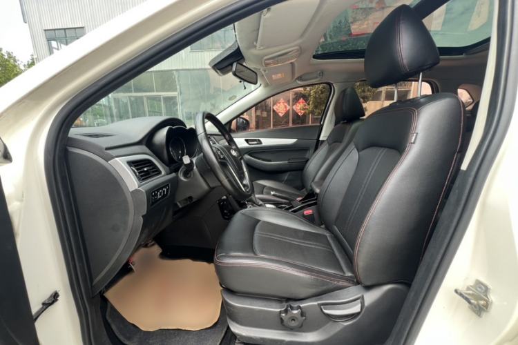 Used BAIC Senova X55 2016 1.5T CVT Elite Edition Interior 3