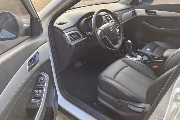 Used BAIC Senova X55 2016 1.5T CVT Elite Edition Interior 4