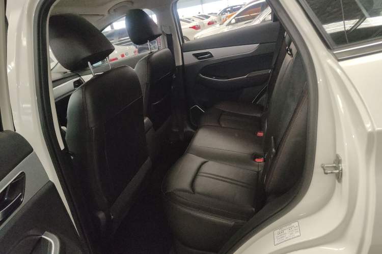 Used BAIC Senova X55 2016 1.5T CVT Elite Edition Interior 4