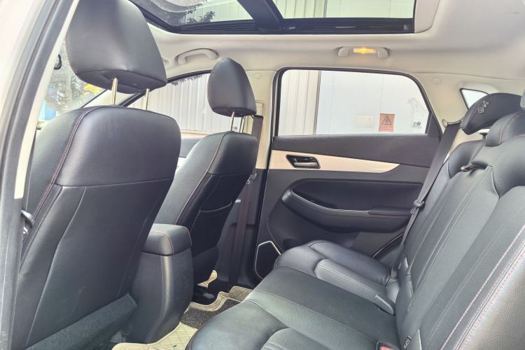 Used BAIC Senova X55 2016 1.5T CVT Elite Edition Interior 5