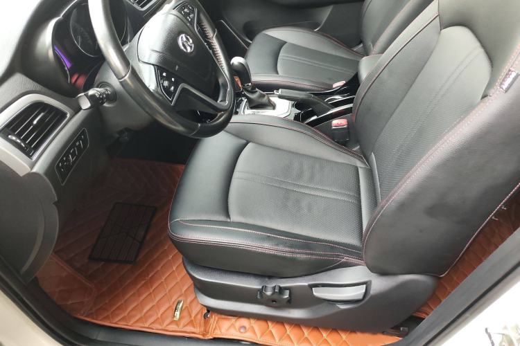 Used BAIC Senova X55 2016 1.5T CVT Elite Edition Interior 5
