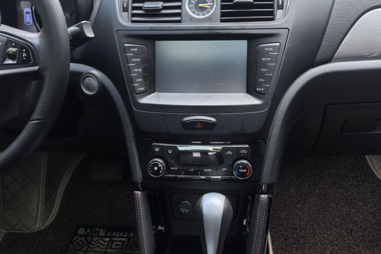 Used BAIC Senova X55 2016 1.5T CVT Elite Edition Interior 7