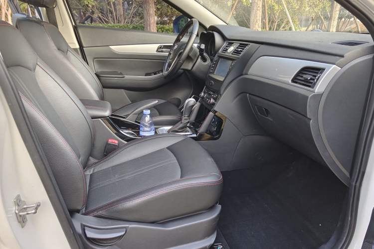 Used BAIC Senova X55 2016 1.5T CVT Elite Edition Interior 8