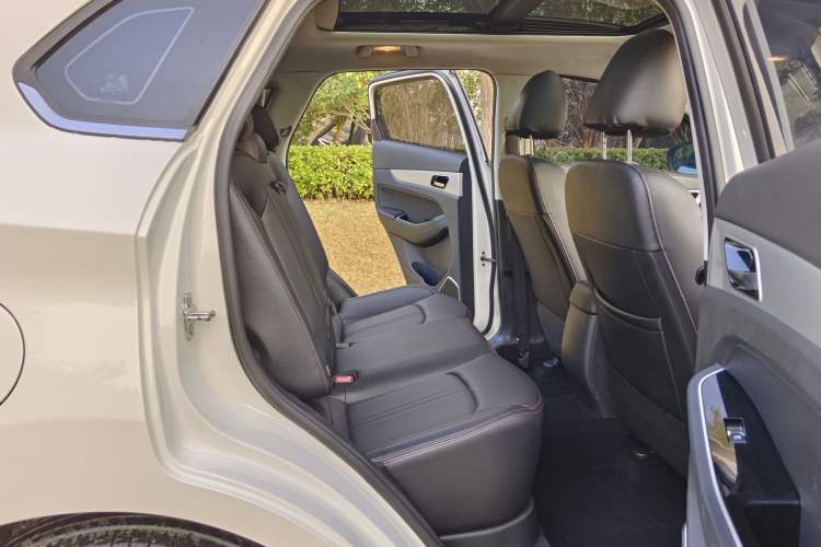 Used BAIC Senova X55 2016 1.5T CVT Elite Edition Interior 9