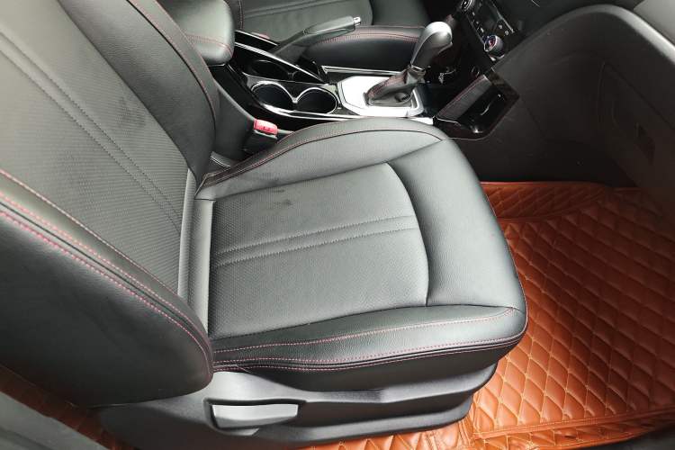 Used BAIC Senova X55 2016 1.5T CVT Elite Edition Interior 9