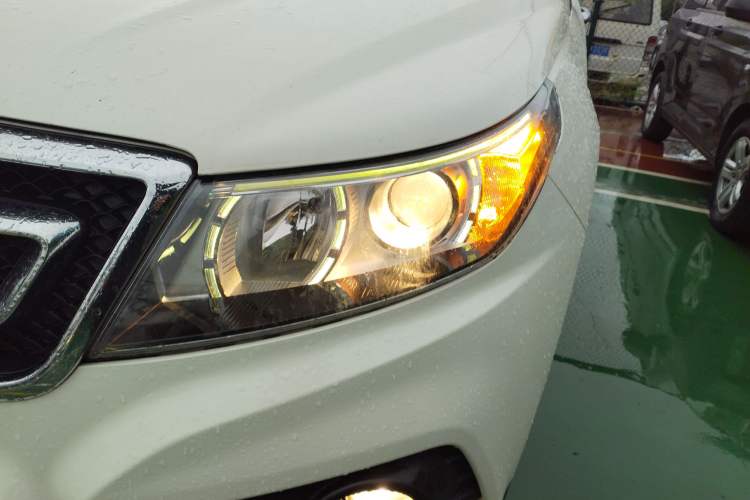 Used BAIC Senova X55 2016 1.5T CVT Elite Edition Left Front Headlight
