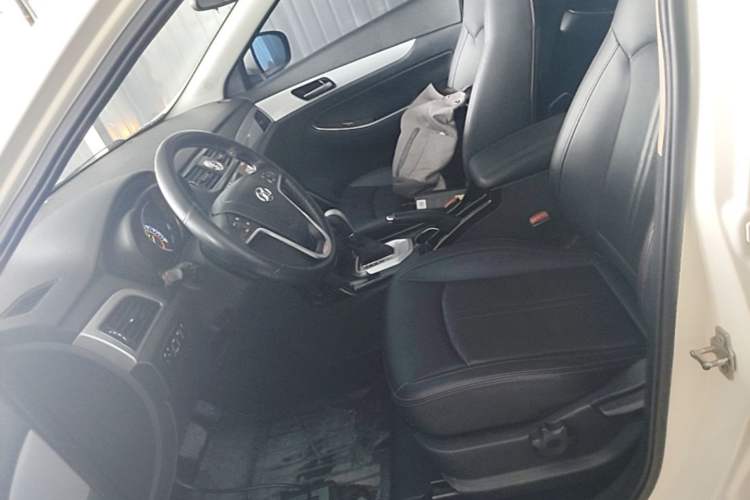 Used BAIC Senova X55 2016 1.5T CVT Elite Edition Left Front Seat