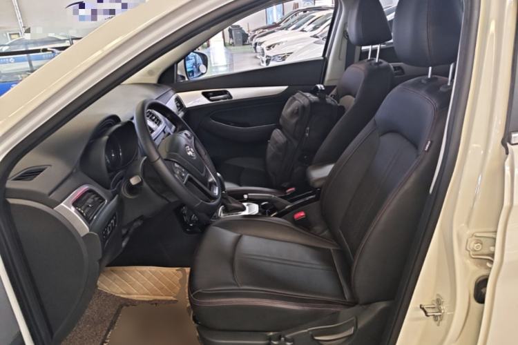 Used BAIC Senova X55 2016 1.5T CVT Elite Edition Left Front Seat