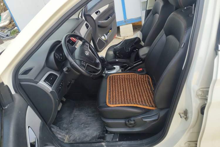 Used BAIC Senova X55 2016 1.5T CVT Elite Edition Left Front Seat