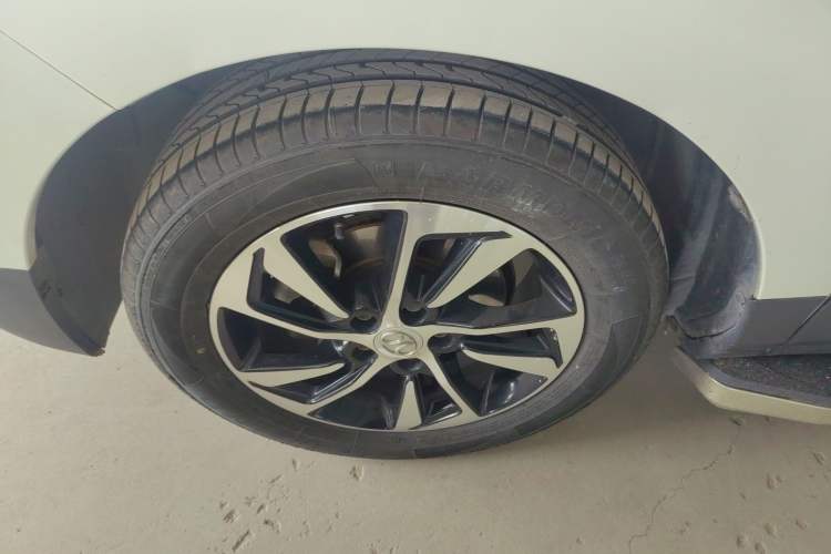 Used BAIC Senova X55 2016 1.5T CVT Elite Edition Left Front Wheel Hub