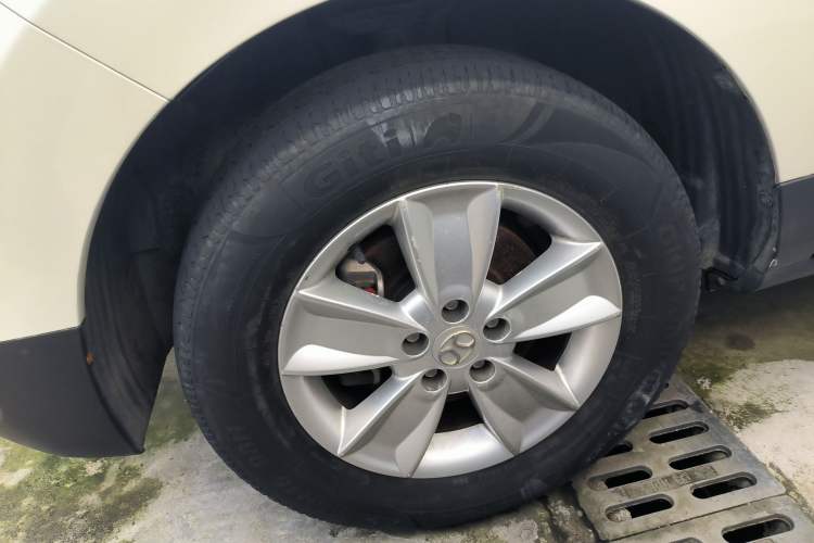 Used BAIC Senova X55 2016 1.5L Manual Standard Edition Left Front Wheel Hub