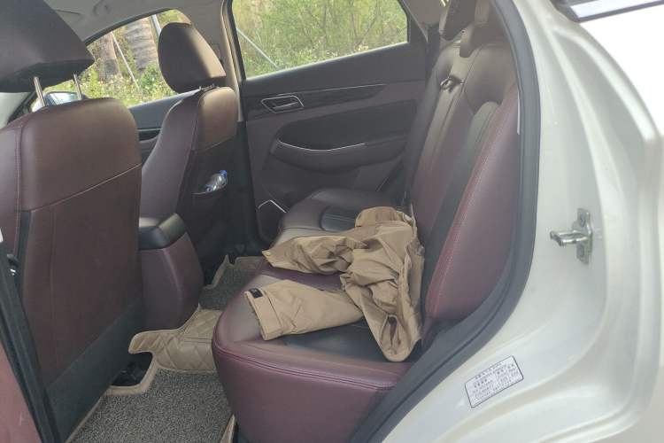 Used BAIC Senova X55 2016 1.5T CVT Elite Edition Left Rear Seat