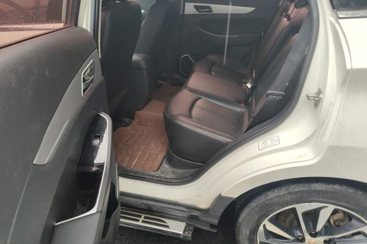 Used BAIC Senova X55 2016 1.5T CVT Elite Edition Left Rear Seat