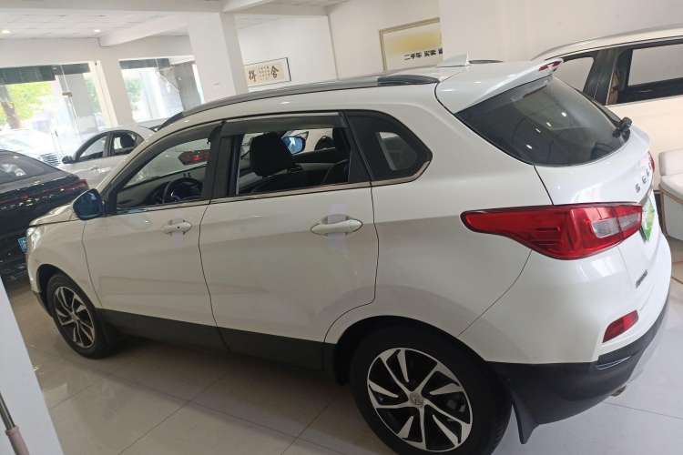 Used BAIC Senova X55 2016 1.5T Manual Elite Edition Left Side