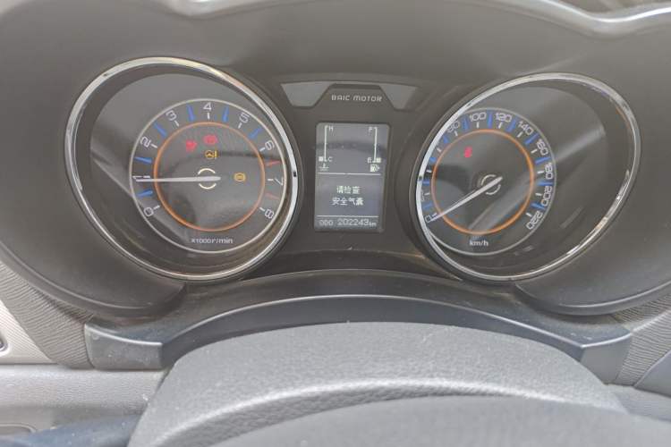 Used BAIC Senova X55 2016 1.5L Manual Comfort Version Odometer Close Up