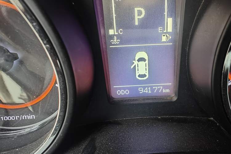 Used BAIC Senova X55 2016 1.5T CVT Elite Edition Odometer Close Up