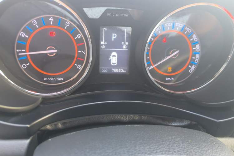 Used BAIC Senova X55 2016 1.5T CVT Elite Edition Odometer Close Up
