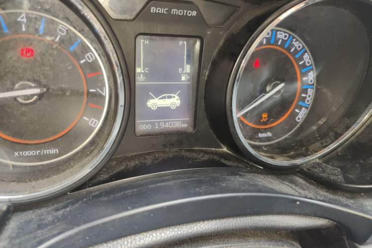 Used BAIC Senova X55 2016 1.5T Manual Elite Edition Odometer Close Up