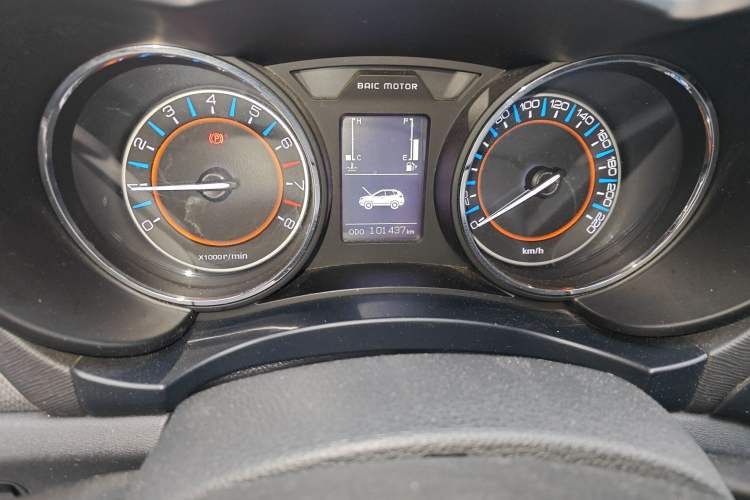 Used BAIC Senova X55 2016 1.5L Manual Comfort Version Odometer Close Up