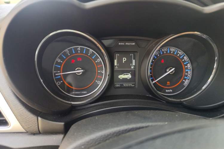 Used BAIC Senova X55 2016 1.5T CVT Elite Edition Odometer Close Up
