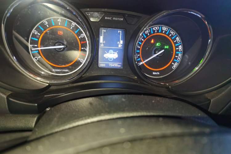 Used BAIC Senova X55 2016 1.5L Manual Comfort Version Odometer Close Up