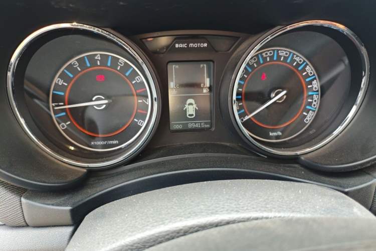 Used BAIC Senova X55 2016 1.5L Manual Comfort Version Odometer Close Up