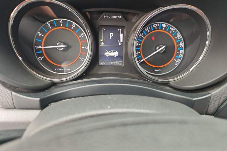 Used BAIC Senova X55 2016 1.5T CVT Elite Edition Odometer Close Up