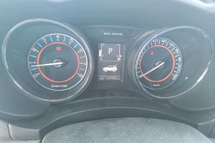 Used BAIC Senova X55 2016 1.5T CVT Luxury Edition Odometer Close Up