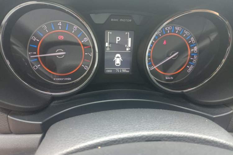 Used BAIC Senova X55 2016 1.5T CVT Luxury Edition Odometer Close Up