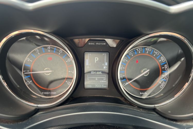 Used BAIC Senova X55 2016 1.5T CVT Elite Edition Odometer Close Up