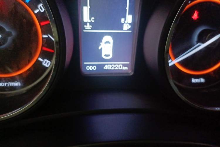 Used BAIC Senova X55 2016 1.5T Manual Elite Edition Odometer Close Up