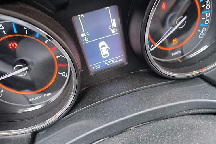 Used BAIC Senova X55 2016 1.5T Manual Elite Edition Odometer Close Up