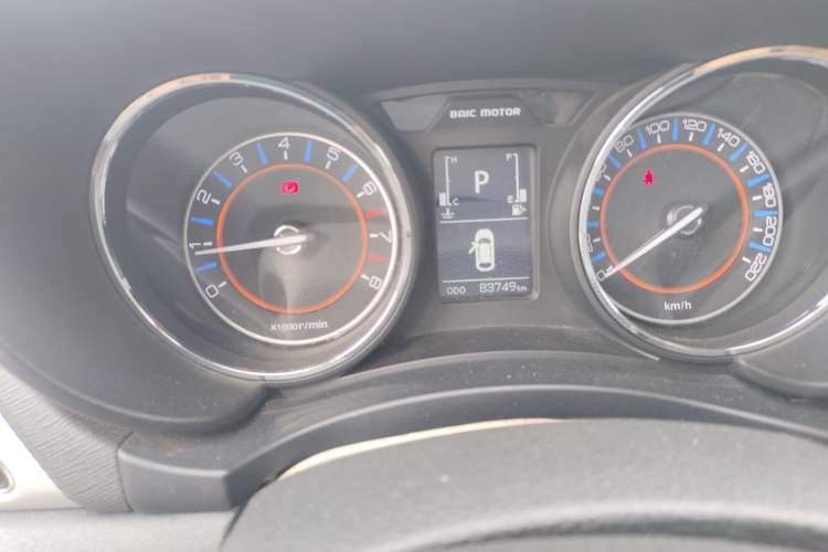 Used BAIC Senova X55 2016 1.5T CVT Elite Edition Odometer Close Up