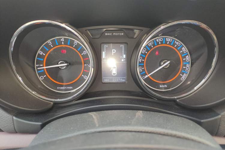 Used BAIC Senova X55 2016 1.5T CVT Elite Edition Odometer Close Up