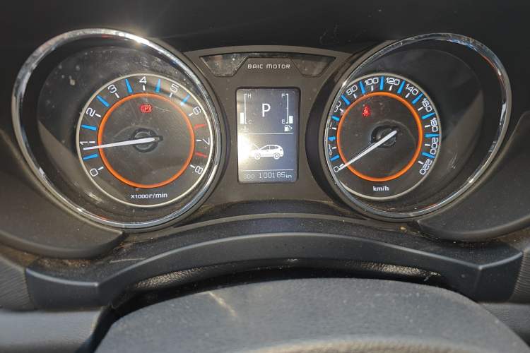 Used BAIC Senova X55 2016 1.5T CVT Elite Edition Odometer Close Up