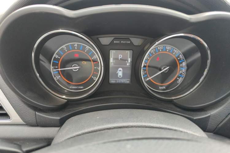Used BAIC Senova X55 2016 1.5T CVT Elite Edition Odometer Close Up